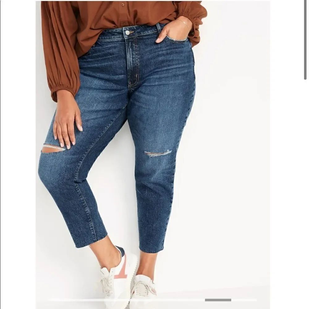 Old Navy Women’s O.G Straight High Waisted Ripped Dark Wash Cut Off Jeans Size 2